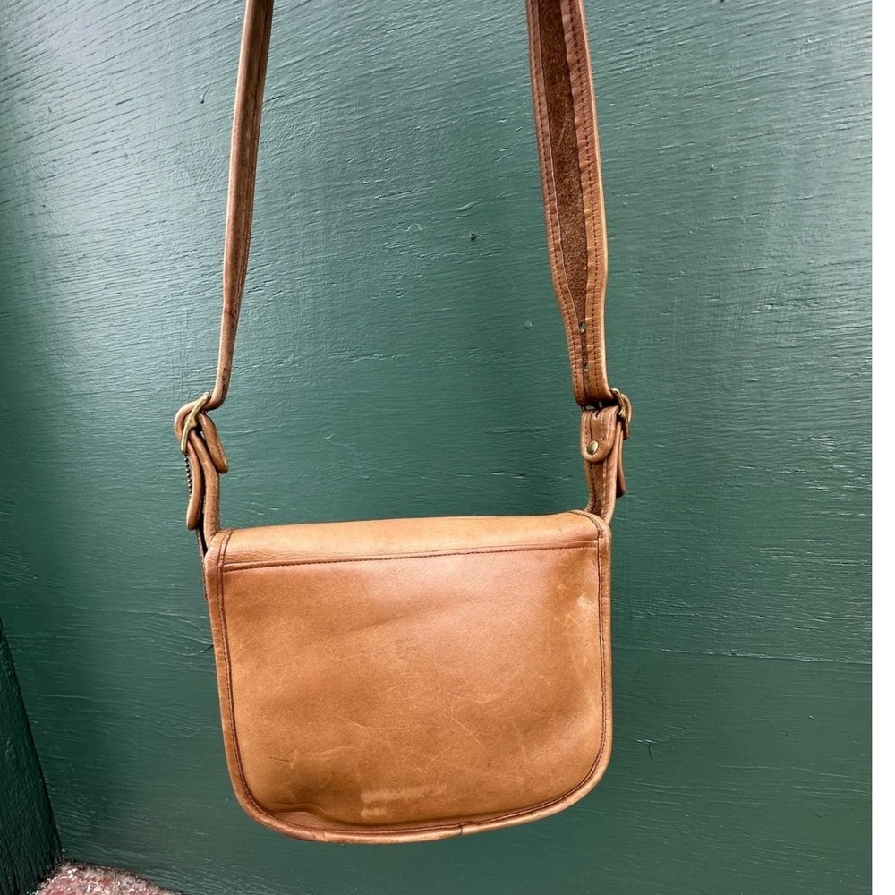 Vintage Coach British Tan Leather Saddle Bag NYC Made classic Crossbody - Picture 5 of 10
